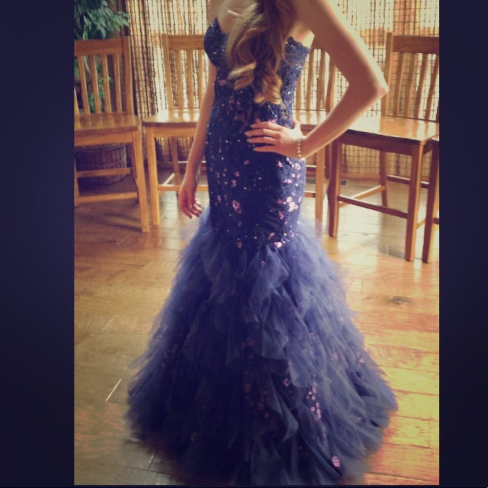 Beautiful Prom Dress!! Size 4